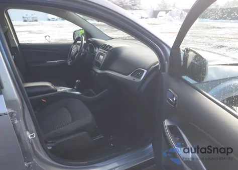 2016 Dodge Journey Sxt z USA, uszkodzony, nr VIN 3C4PDDBG1GT105745